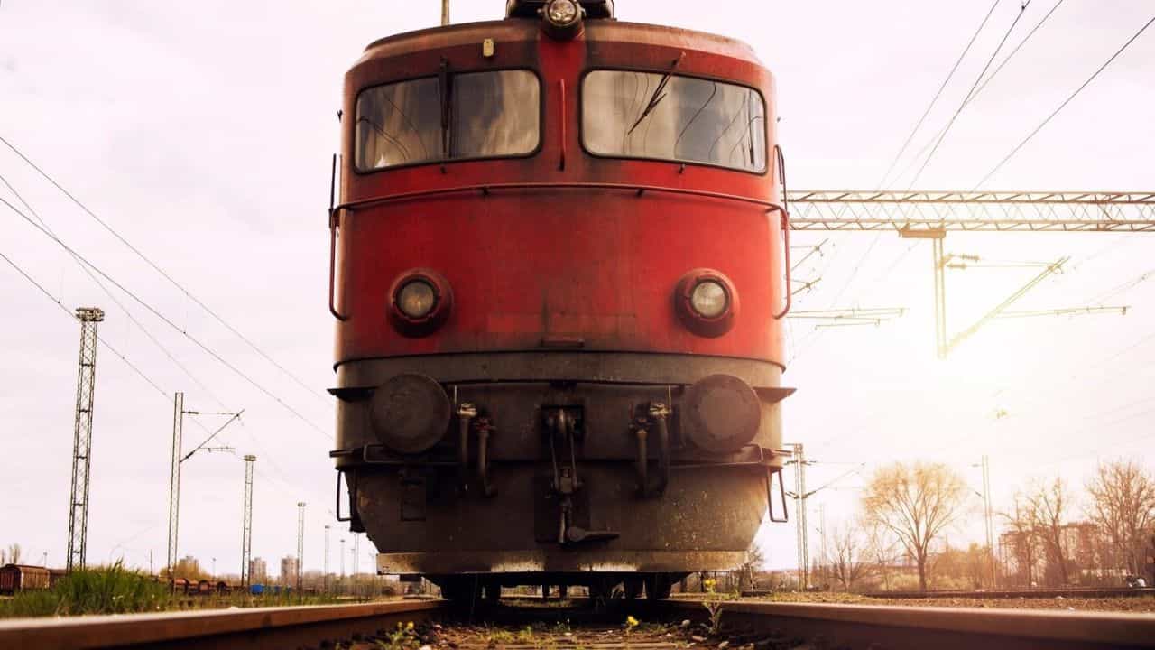 ਇਲੈਕਟ੍ਰਿਕ ਕੇਤਲੀ, ਪ੍ਰੈੱਸ, ਮਸਾਜ ਟਰੇਨ ਚ ਚਲਾਈਆਂ ਇਹ ਚੀਜ਼ਾਂ ਤਾਂ ਕੱਟ ਜਾਵੇਗੀ ਜੇਲ੍ਹ ਦੀ ਟਿਕਟ