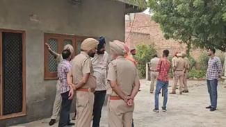 Bathinda News: ਬਠਿੰਡਾ ਦੇ ਪਿੰਡ ਕੋਠਾ ਗੁਰੂ ‘ਚ ਇੱਕ ਵਿਅਕਤੀ ਨੇ ਪਹਿਲਾਂ ਦੋ ਨੂੰ ਮਾਰੀ ਗੋਲੀ, ਫਿਰ ਕੀਤੀ Suicide Bathinda News: ਬਠਿੰਡਾ ਦੇ ਪਿੰਡ ਕੋਠਾ ਗੁਰੂ ‘ਚ ਇੱਕ ਵਿਅਕਤੀ ਨੇ ਪਹਿਲਾਂ ਦੋ ਨੂੰ ਮਾਰੀ ਗੋਲੀ, ਫਿਰ ਕੀਤੀ Suicide