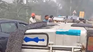 ਫਰੀਦਕੋਟ ‘ਚ ਸਕੂਲੀ ਬੱਚਿਆਂ ਦੀ ਵੈਨ ਦਾ ਐਕਸੀਡੈਂਟ, 2 ਬੱਚੇ ਜਖ਼ਮੀ ਫਰੀਦਕੋਟ ‘ਚ ਸਕੂਲੀ ਬੱਚਿਆਂ ਦੀ ਵੈਨ ਦਾ ਐਕਸੀਡੈਂਟ, 2 ਬੱਚੇ ਜਖ਼ਮੀ