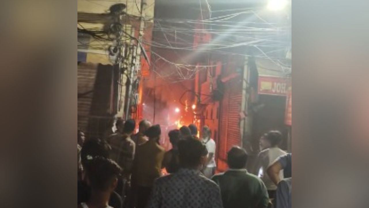 Ludhiana Fire at factory: ਘਰ 'ਚ ਬਣੀ ਫੈਕਟਰੀ 'ਚ ਲੱਗੀ ਭਿਆਨਕ ਅੱਗ, ਮਚੀ ਭਾਜੜ