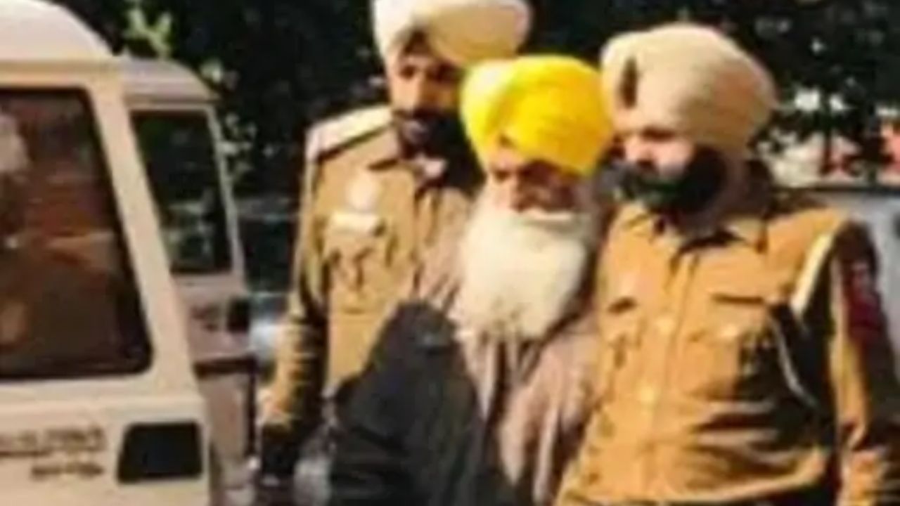 ਵਿਦੇਸ਼ ਭੱਜਣ ਦੀ ਯੋਜਨਾ ਬਣਾ ਰਿਹਾ ਸੀ ਅੱਤਵਾਦੀ ਰੋਡੇ ਦਾ ਸਾਥੀ ਪਰਮਜੀਤ ਸਿੰਘ, ਅੰਮ੍ਰਿਤਸਰ ਏਅਰਪੋਰਟ ਤੋਂ ਗ੍ਰਿਫਤਾਰ ਵਿਦੇਸ਼ ਭੱਜਣ ਦੀ ਯੋਜਨਾ ਬਣਾ ਰਿਹਾ ਸੀ ਅੱਤਵਾਦੀ ਰੋਡੇ ਦਾ ਸਾਥੀ ਪਰਮਜੀਤ ਸਿੰਘ, ਅੰਮ੍ਰਿਤਸਰ ਏਅਰਪੋਰਟ ਤੋਂ ਗ੍ਰਿਫਤਾਰ