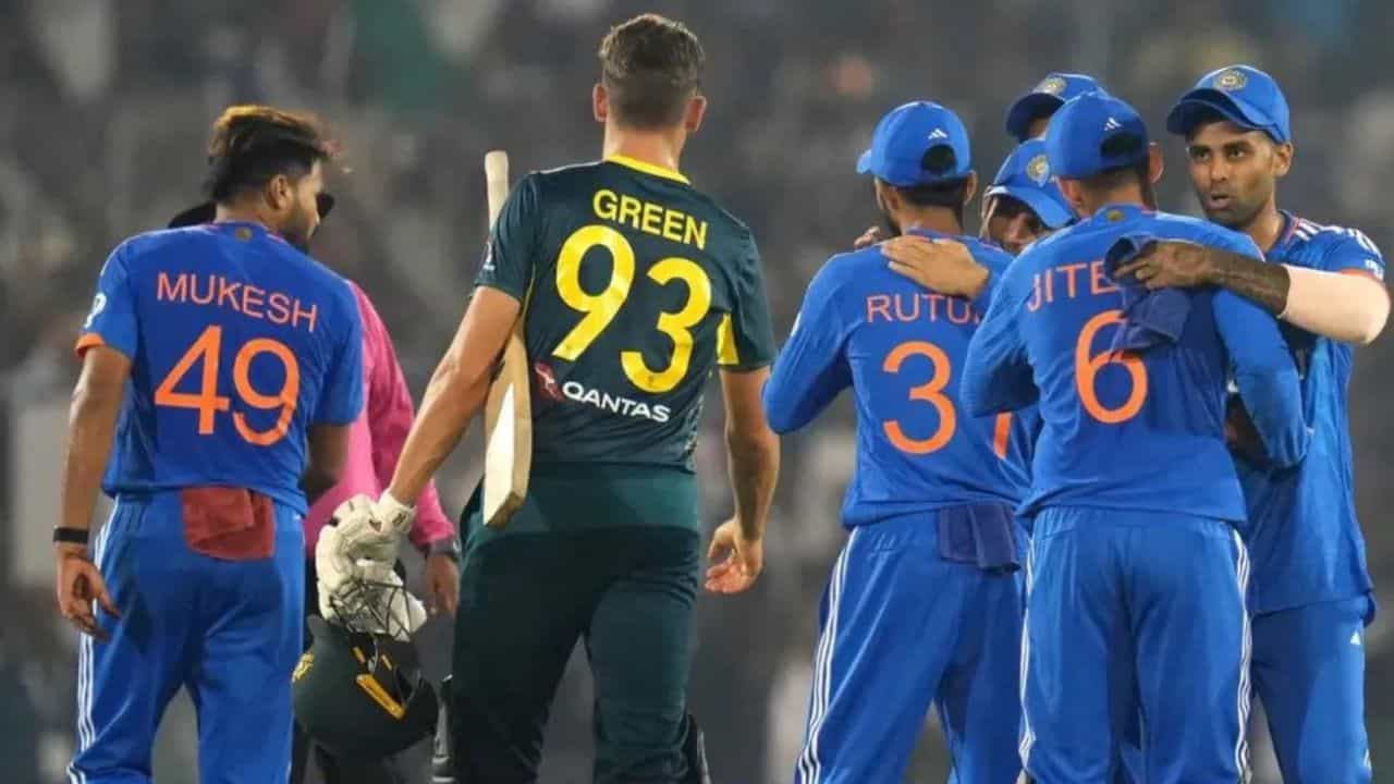 IND vs AUS: ਮੈਦਾਨ ਚ ਪਾਣੀ ਲੈ ਕੇ ਜਾਣ ਵਾਲੇ ਦੋ ਖਿਡਾਰੀਆਂ ਨੂੰ ਟੀਮ ਇੰਡੀਆ ਦੇ ਸਕਦੀ ਹੈ ਮੌਕਾ