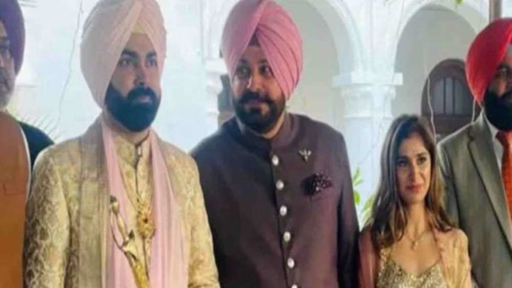 ਸ਼ਾਮ ਨੂੰ ਨੀਮਰਾਣਾ ਹੋਟਲ, ਪਟਿਆਲਾ ਵਿਖੇ ਰਿਸੈਪਸ਼ਨ ਪਾਰਟੀ ਦਾ ਆਯੋਜਨ ਕੀਤਾ ਗਿਆ ਹੈ। ਜਿਸ ਵਿੱਚ ਰਾਜਨੀਤੀ, ਫਿਲਮ ਅਤੇ ਕ੍ਰਿਕਟ ਜਗਤ ਦੀਆਂ ਕਈ ਹਸਤੀਆਂ ਸ਼ਾਮਲ ਹੋ ਸਕਦੀਆਂ ਹਨ।
