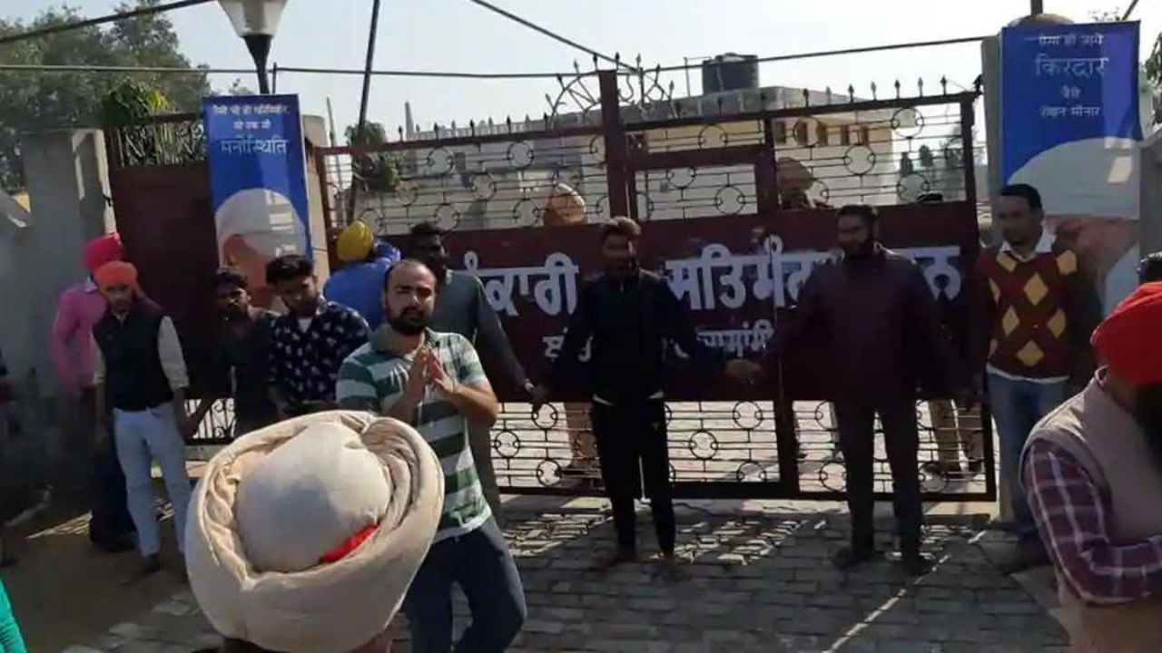 ਅੰਮ੍ਰਿਤਸਰ ਨਿਰੰਕਾਰੀ ਭਵਨ ਧਮਾਕੇ ਦੇ ਮੁੱਖ ਗਵਾਹ ਨੂੰ ਮੁਲਜ਼ਮ ਅਵਤਾਰ ਦੇ ਹੱਕ ‘ਚ ਗਵਾਹੀ ਦੇਣ ਦੀ ਮਿਲੀ ਧਮਕੀ ਅੰਮ੍ਰਿਤਸਰ ਨਿਰੰਕਾਰੀ ਭਵਨ ਧਮਾਕੇ ਦੇ ਮੁੱਖ ਗਵਾਹ ਨੂੰ ਮੁਲਜ਼ਮ ਅਵਤਾਰ ਦੇ ਹੱਕ ‘ਚ ਗਵਾਹੀ ਦੇਣ ਦੀ ਮਿਲੀ ਧਮਕੀ