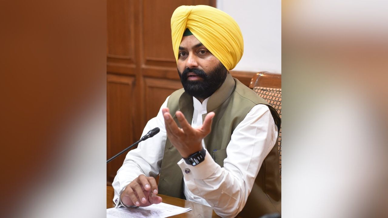ਪੰਜਾਬ ਸਰਕਾਰ ਇੱਕ ਸਾਂਝਾ ਸ਼ਮਸ਼ਾਨਘਾਟ ਬਣਾਉਣ ਵਾਲੇ 29 ਪਿੰਡਾਂ ਨੂੰ ਜਾਰੀ ਕਰੇਗੀ ਗ੍ਰਾਂਟ, ਮੰਤਰੀ ਲਾਲਜੀਤ ਸਿੰਘ ਭੁੱਲਰ ਨੇ ਦਿੱਤੀ ਪ੍ਰਵਾਨਗੀ ਪੰਜਾਬ ਸਰਕਾਰ ਇੱਕ ਸਾਂਝਾ ਸ਼ਮਸ਼ਾਨਘਾਟ ਬਣਾਉਣ ਵਾਲੇ 29 ਪਿੰਡਾਂ ਨੂੰ ਜਾਰੀ ਕਰੇਗੀ ਗ੍ਰਾਂਟ, ਮੰਤਰੀ ਲਾਲਜੀਤ ਸਿੰਘ ਭੁੱਲਰ ਨੇ ਦਿੱਤੀ ਪ੍ਰਵਾਨਗੀ