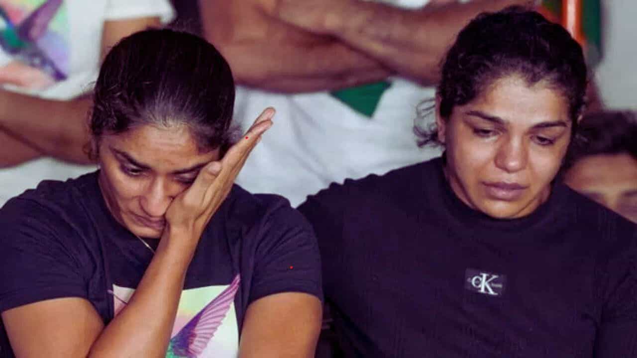 WFI ਤੇ ਖੇਡ ਮੰਤਰਾਲੇ ਦੇ ਫੈਸਲੇ ਤੋਂ ਬਾਅਦ ਸਾਕਸ਼ੀ ਮਲਿਕ ਦੀ ਪਹਿਲੀ ਪ੍ਰਤੀਕਿਰਿਆ, ਕਿਹਾ- ਸਰਕਾਰ ਨਾਲ ਨਹੀਂ ਇੱਕ ਆਦਮੀ ਨਾਲ ਹੈ ਪੂਰੀ ਲੜਾਈ