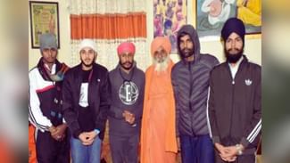 ਰੂਸ ਦੀ ਜੇਲ੍ਹ ਤੋਂ 6 ਭਾਰਤੀ ਨੌਜਵਾਨ ਰਿਹਾਅ, ਸੰਤ ਬਲਬੀਰ ਸਿੰਘ ਸੀਚੇਵਾਲ ਦੇ ਯਤਨਾਂ ਸਦਕੇ ਹੋਈ ਵਾਪਸੀ ਰੂਸ ਦੀ ਜੇਲ੍ਹ ਤੋਂ 6 ਭਾਰਤੀ ਨੌਜਵਾਨ ਰਿਹਾਅ, ਸੰਤ ਬਲਬੀਰ ਸਿੰਘ ਸੀਚੇਵਾਲ ਦੇ ਯਤਨਾਂ ਸਦਕੇ ਹੋਈ ਵਾਪਸੀ