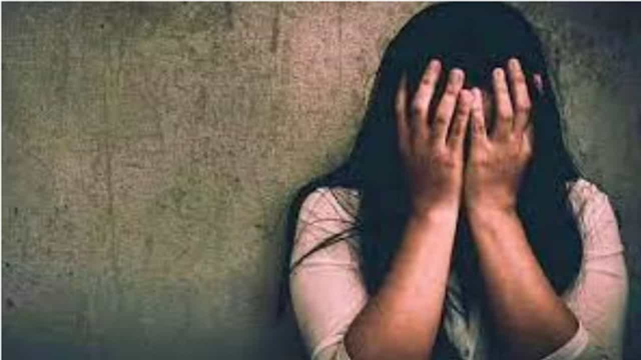 shocking: ਖੇਤਾਂ ਵਿੱਚ ਪਹਿਲਾਂ ਉਤਰਵਾਏ ਕੱਪੜੇ, ਫੇਰ ਪ੍ਰਾਈਵੇਟ ਪਾਰਟਸ ਤੇ ਮਾਰੀ ਲੱਤ, ਜਲੰਧਰ ਚ ਮਹਿਲਾ ਨਾਲ ਦਰਿੰਦਗੀ