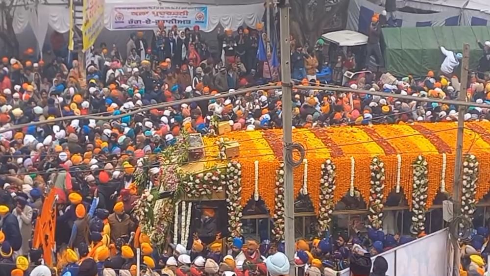 ਸ਼ਹੀਦੀ ਸਭਾ ਦੇ ਆਖਿਰੀ ਦਿਨ ਗੁਰਦੁਆਰਾ ਸ੍ਰੀ ਫਤਿਹਗੜ੍ਹ ਸਾਹਿਬ ਤੋਂ ਇਕ ਵੈਰਾਗਮਈ ਨਗਰ ਕੀਰਤਨ ਸ਼ੁਰੂ ਹੋਇਆ, ਜੋ ਗੁਰਦੁਆਰਾ ਸ਼੍ਰੀ ਜਯੋਤੀ ਸਰੂਪ ਸਾਹਿਬ ਵਿਖੇ ਸਮਾਪਤ ਹੋਇਆ।