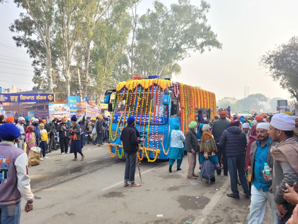 ਦਸਮ ਪਿਤਾ ਸ੍ਰੀ ਗੁਰੂ ਗੋਬਿੰਦ ਸਿੰਘ ਜੀ ਦੇ ਛੋਟੇ ਸਾਹਿਬਜ਼ਾਦਿਆਂ ਬਾਬਾ ਜ਼ੋਰਾਵਰ ਸਿੰਘ, ਬਾਬਾ ਫਤਹਿ ਸਿੰਘ ਤੇ ਮਾਤਾ ਗੁਜਰੀ ਜੀ ਦੀ ਲਾਸਾਨੀ ਸ਼ਹਾਦਤ ਸਮਰਪਿਤ ਫਤਿਹਗੜ੍ਹ ਸਾਹਿਬ ਵਿਖੇ ਲੱਗਣ ਵਾਲੇ ਸਲਾਨਾ ਸ਼ਹੀਦੀ ਜੋੜ ਮੇਲਾ ਦੀ ਸ਼ੁਰੂਆਤ ਅੱਜ ਗੁਰਦੁਆਰਾ ਸ੍ਰੀ ਜੌਤੀ ਸਰੂਪ ਸਾਹਿਬ ਵਿਖੇ ਸ੍ਰੀ ਅਖੰਡ ਪਾਠ ਸਾਹਿਬ ਦੀ ਅਰੰਭਤਾ ਨਾਲ ਹੋਈ।