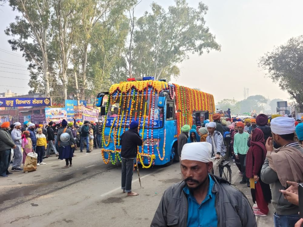 ਇਸ ਮੌਕੇ ਸ਼੍ਰੋਮਣੀ ਕਮੇਟੀ ਦੇ ਅੰਤਰਿੰਗ ਕਮੇਟੀ ਮੈਂਬਰ ਭਾਈ ਗੁਰਪ੍ਰੀਤ ਸਿੰਘ ਰੰਧਾਵਾ ਤੇ ਗੁਰਦੁਆਰਾ ਜੌਤੀ ਸਰੂਪ ਸਾਹਿਬ ਦੇ ਗਿਆਨੀ ਅਤਰ ਸਿੰਘ ਨੇ ਕਿਹਾ ਕਿ ਛੋਟੇ ਸਾਹਿਬਜ਼ਾਦਿਆਂ ਦੀ ਅਦੂਤੀ ਸ਼ਹਾਦਤ 'ਤੇ ਗੁਰਦੁਆਰਾ ਸ੍ਰੀ ਜੌਤੀ ਸਰੂਪ ਸਾਹਿਬ ਵਿਖੇ ਸ੍ਰੀ ਅਖੰਡ ਪਾਠ ਸਾਹਿਬ ਆਰੰਭ ਕੀਤੇ ਗਏ ਹਨ ਜਿਨਾਂ ਦੀ ਸੰਪੂਰਨ ਸਮਾਪਤੀ 28 ਦਸੰਬਰ ਨੂੰ ਗੁਰਦੁਆਰਾ ਸ੍ਰੀ ਜੌਤੀ ਸਰੂਪ ਸਾਹਿਬ ਵਿਖੇ ਕੀਤੀ ਜਾਵੇਗੀ।