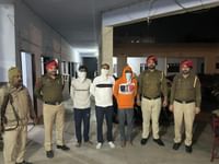 ਮਾਈਨਿੰਗ ਇੰਸਪੈਕਟਰ ਨੂੰ ਅਗਵਾ ਕਰਨ ਵਾਲੇ 3 ਰੇਤ ਮਾਫੀਆ ਬਦਮਾਸ਼ ਕਾਬੂ, ਮਾਮਲਾ ਦਰਜ ਮਾਈਨਿੰਗ ਇੰਸਪੈਕਟਰ ਨੂੰ ਅਗਵਾ ਕਰਨ ਵਾਲੇ 3 ਰੇਤ ਮਾਫੀਆ ਬਦਮਾਸ਼ ਕਾਬੂ, ਮਾਮਲਾ ਦਰਜ...
