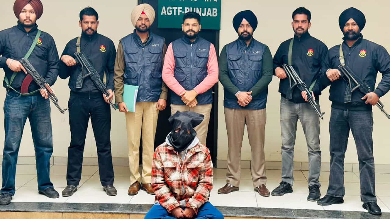 ਲਾਰੈਂਸ ਗੈਂਗ ਦੇ ਗੁਰਗਾ ਮੁਹਾਲੀ ਚ ਗ੍ਰਿਫ਼ਤਾਰ, ਗੈਂਗਸਟਰ ਗੋਲਡੀ ਦੇ ਇਸ਼ਾਰਿਆਂ ਤੇ ਕਰਦਾ ਸੀ ਕੰਮ, AGTF ਦਾ ਐਕਸ਼ਨ