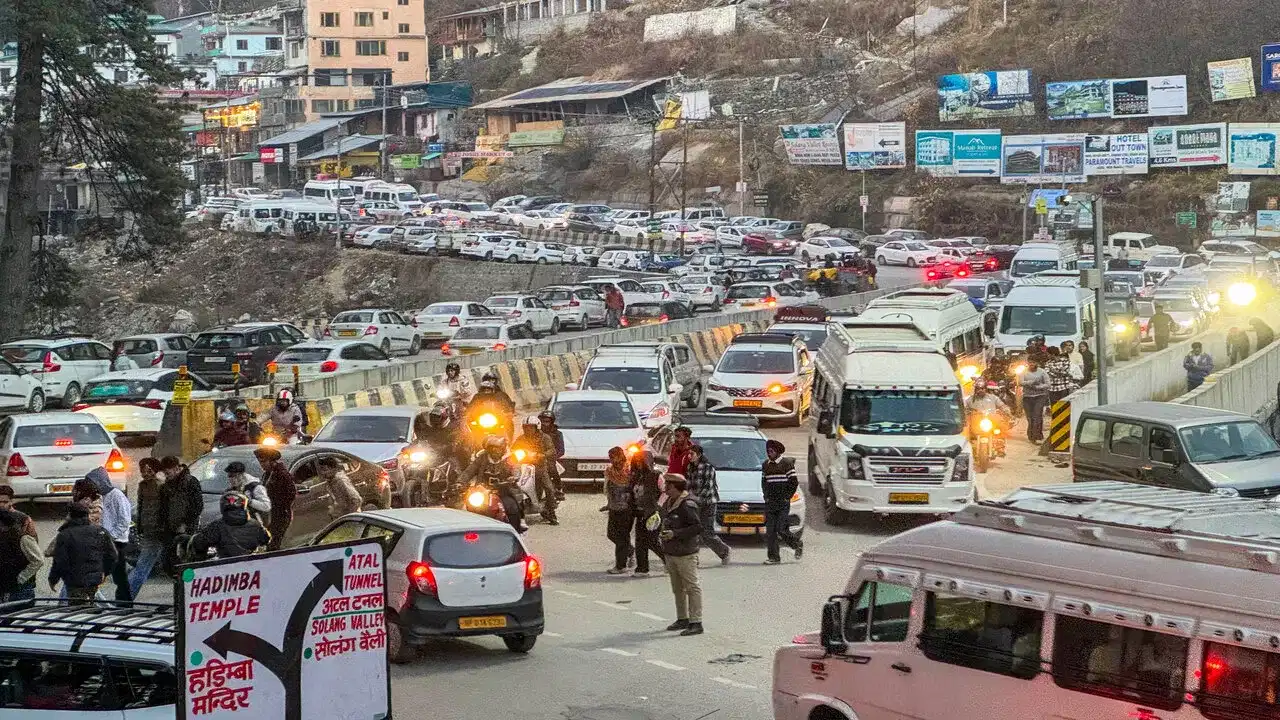 New Year ਤੇ ਸ਼ਿਮਲਾ ਤੋਂ ਮਨਾਲੀ ਤੱਕ ਹਾਊਸਫੁੱਲ, ਕਮਾਈ ਦਾ ਵੱਜ ਰਿਹਾ ਬਿਗਲ