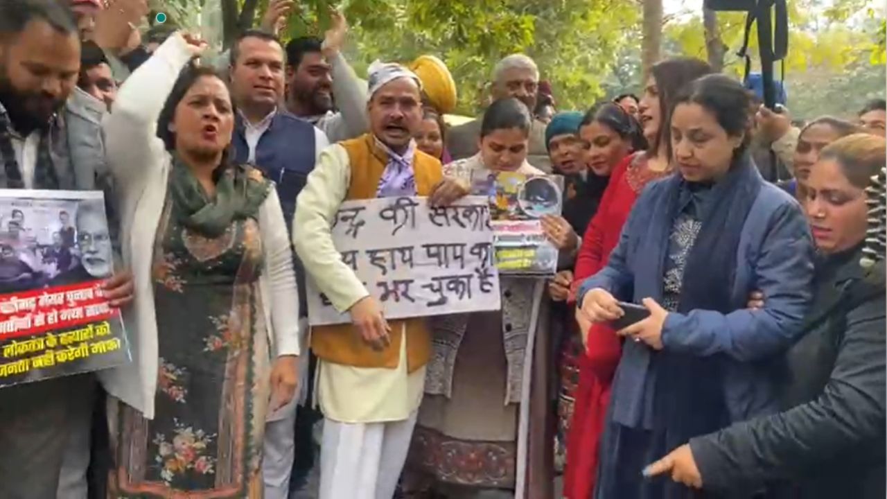 Chandigarh Mayor Election: ਆਪ-ਕਾਂਗਰਸ ਨੇ ਪ੍ਰੀਜ਼ਾਈਡਿੰਗ ਅਧਿਕਾਰੀ ਖਿਲਾਫ਼ ਦਰਜ ਕਰਵਾਈ FIR