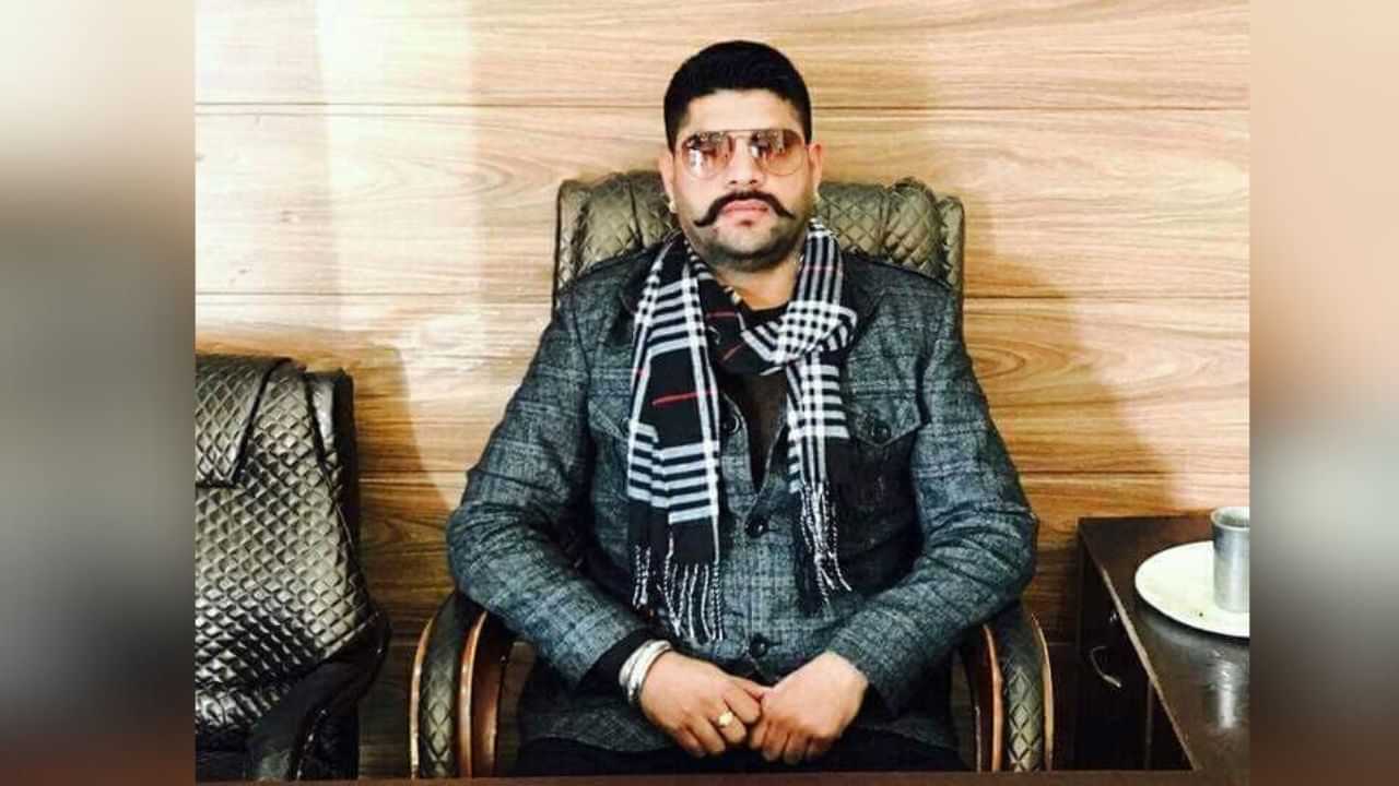 ਲੁਧਿਆਣਾ ਚ ਪੁਲਿਸ ਨੇ ਗੈਂਗਸਟਰ ਸੰਦੀਪ ਨੂੰ ਫੜਿਆ: ਗੰਨਮੈਨ ਲੈ ਕੇ ਘੁੰਮਦਾ ਸੀ; ਗੋਰੂ ਬੱਚਾ ਦਾ ਹੈ ਸਾਥੀ ਲੁਧਿਆਣਾ ਚ ਪੁਲਿਸ ਨੇ ਗੈਂਗਸਟਰ ਸੰਦੀਪ ਨੂੰ ਫੜਿਆ: ਗੰਨਮੈਨ ਲੈ ਕੇ ਘੁੰਮਦਾ ਸੀ; ਗੋਰੂ ਬੱਚਾ ਦਾ ਹੈ ਸਾਥੀ