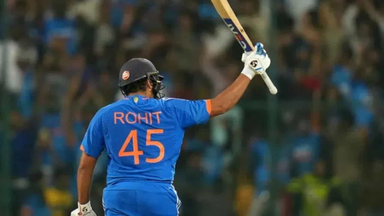 Rohit Sharma Century: ਰੋਹਿਤ ਸ਼ਰਮਾ ਦਾ ਤੂਫ਼ਾਨ, 5ਵੇਂ ਸੈਂਕੜੇ ਨਾਲ ਰਚਿਆ ਇਤਿਹਾਸ, ਇਕੱਲੇ ਜੜ ਦਿੱਤੇ 19 ਛੱਕੇ-ਚੌਕੇ