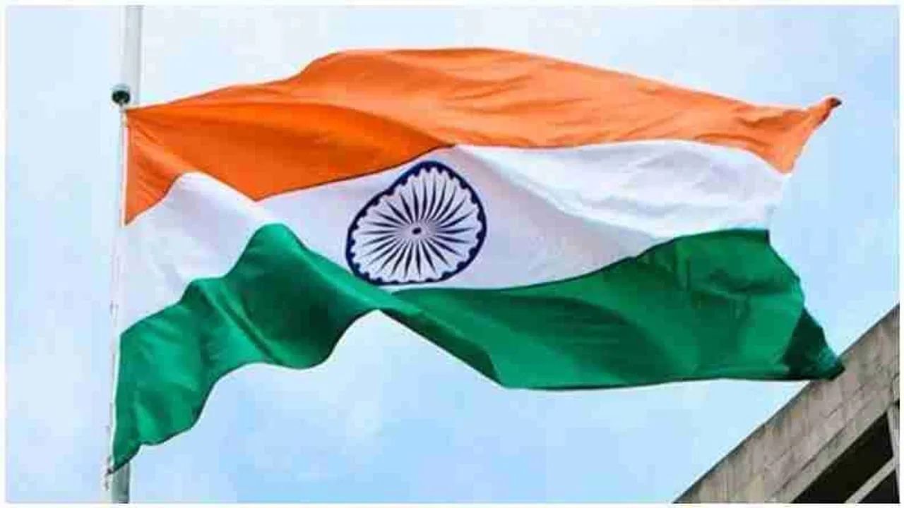 Independence Day 2024: ਆਜ਼ਾਦੀ ਦਿਹਾੜੇ ‘ਤੇ ਲਾਲ ਕਿਲੇ ‘ਤੇ ਹੀ PM ਕਿਉਂ ਲਹਿਰਾਉਂਦੇ ਹਨ ਤਿਰੰਗਾ? ਜਾਣੋ ਇਤਿਹਾਸ Independence Day 2024: ਆਜ਼ਾਦੀ ਦਿਹਾੜੇ ‘ਤੇ ਲਾਲ ਕਿਲੇ ‘ਤੇ ਹੀ PM ਕਿਉਂ ਲਹਿਰਾਉਂਦੇ ਹਨ ਤਿਰੰਗਾ? ਜਾਣੋ ਇਤਿਹਾਸ