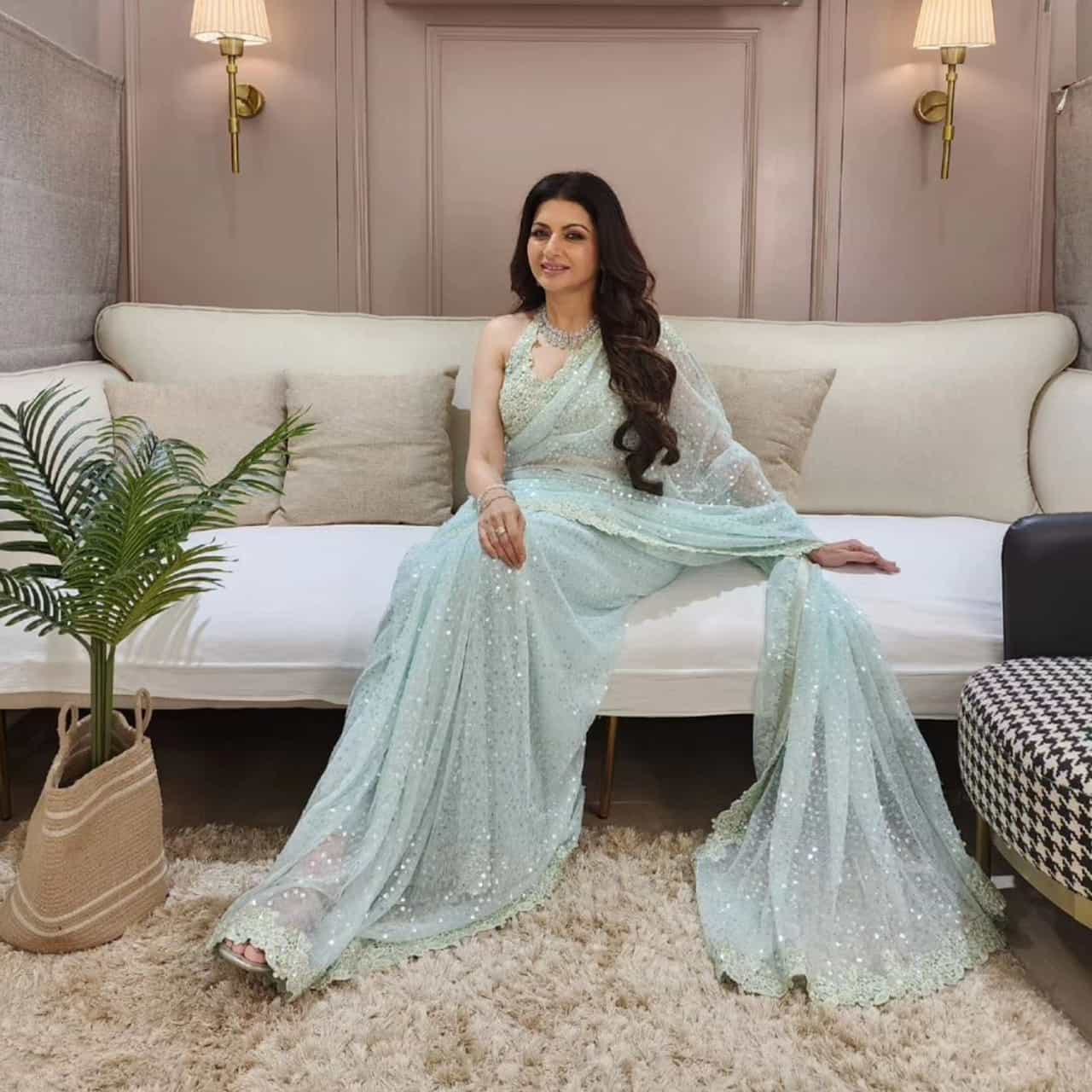 ਭਾਗਿਆਸ਼੍ਰੀ ਤੋਂ ਜਾਣੋ, ਫਿੱਟ ਦਿਖਣ ਲਈ ਕਿਵੇਂ ਸੋਫੇ ਤੇ ਹੀ ਕਰ ਸਕਦੇ ਹੋ ਇਹ ਆਸਣ