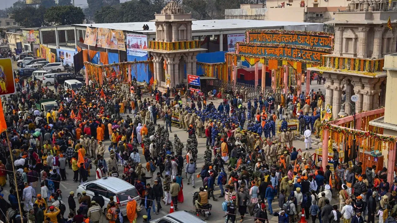 Ram Mandir: ਅਯੁੱਧਿਆ 'ਚ ਰਾਮਲਲਾ ਦੇ ਦਰਸ਼ਨਾਂ ਲਈ ਪੰਜਵੇਂ ਦਿਨ ਵੀ ਭਾਰੀ ਭੀੜ, Video