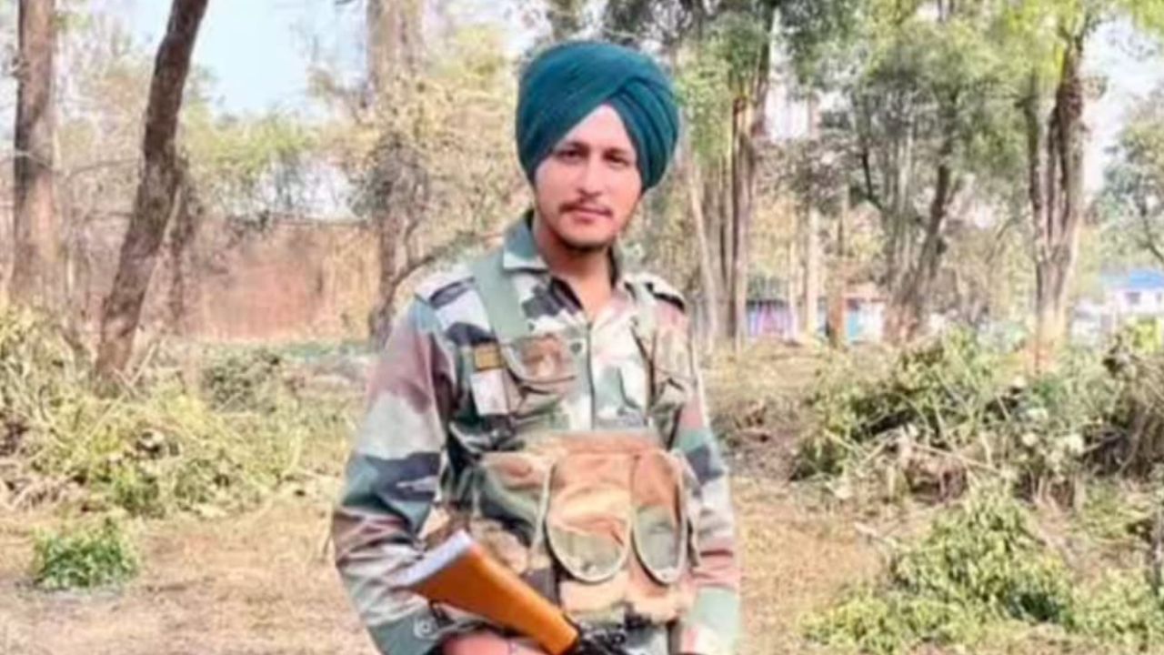 ਡਿਉਟੀ ਦੌਰਾਨ ਇੱਕ ਹੋਰ ਪੰਜਾਬ ਦਾ ਪੁੱਤ ਸ਼ਹੀਦ, ਜੰਮੂ-ਕਸ਼ਮੀਰ ‘ਚ ਸੀ ਤੈਨਾਤੀ ਡਿਉਟੀ ਦੌਰਾਨ ਇੱਕ ਹੋਰ ਪੰਜਾਬ ਦਾ ਪੁੱਤ ਸ਼ਹੀਦ, ਜੰਮੂ-ਕਸ਼ਮੀਰ ‘ਚ ਸੀ ਤੈਨਾਤੀ