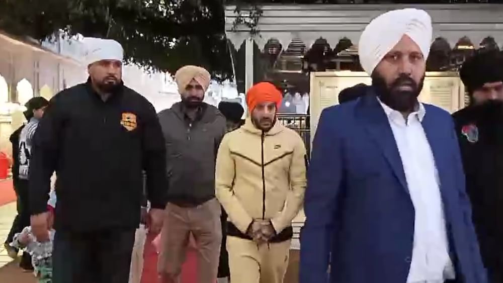 2000 ਦੇ ਆਸ-ਪਾਸ ਆਪਣੇ ਗੀਤਾਂ ਨਾਲ ਸੰਗੀਤ ਉਦਯੋਗ ‘ਤੇ ਦਬਦਬਾ ਬਣਾਉਣ ਵਾਲੇ ਜੈਜ਼ੀ-ਬੀ ਨੇ ਪਿਛਲੇ ਸਾਲ ਗੀਤ ‘ਤੇਰੀ ਬਿਲੋਰੀ ਅਖੀਆਂ’ ਰਿਲੀਜ਼ ਕੀਤਾ ਸੀ। ਇਸ ਗੀਤ ਨਾਲ ਉਨ੍ਹਾਂ ਨੇ ਲੰਬੇ ਸਮੇਂ ਬਾਅਦ ਵਾਪਸੀ ਕੀਤੀ ਹੈ ਅਤੇ ਨੌਜਵਾਨਾਂ ਨੇ ਵੀ ਇਸ ਨੂੰ ਪਸੰਦ ਕੀਤਾ ਹੈ