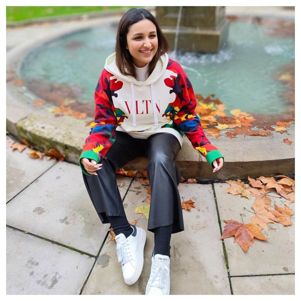 ਅਦਾਕਾਰਾ ਸਕਿਨ ਨੂੰ ਨਮੀ ਦੇਣ ਲਈ ਐਲੋਵੇਰਾ ਜੈੱਲ ਦੀ ਵਰਤੋਂ ਵੀ ਕਰਦੀ ਹੈ। ਐਲੋਵੇਰਾ ਸਕਿਨ ਨੂੰ ਡੀਪਲੀ ਨਾਲ ਨਮੀ ਦਿੰਦਾ ਹੈ। ਇਹ ਸਕਿਨ ਨੂੰ ਸਾਫ਼ ਕਰਦਾ ਹੈ। ਇਹ ਸਨਬਰਨ ਤੋਂ ਵੀ ਸਕਿਨ ਨੂੰ ਬਚਾਉਂਦਾ ਹੈ।