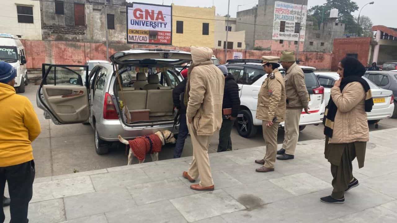 ਪੰਜਾਬ ਪੁਲਿਸ ਦਾ ਬਦਮਾਸ਼ਾਂ ਖਿਲਾਫ਼ ਵੱਡਾ ਐਕਸ਼ਨ, ਪੂਰੇ ਸੂਬੇ ਚਲਾਇਆ ਆਪ੍ਰੇਸ਼ਨ OPS ਇਗਲ ਪੰਜਾਬ ਪੁਲਿਸ ਦਾ ਬਦਮਾਸ਼ਾਂ ਖਿਲਾਫ਼ ਵੱਡਾ ਐਕਸ਼ਨ, ਪੂਰੇ ਸੂਬੇ ਚਲਾਇਆ ਆਪ੍ਰੇਸ਼ਨ OPS ਇਗਲ