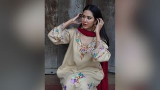 Sonam Bajwa: ਸਿੰਪਲ ਸੂਟ ਨੂੰ ਸੋਨਮ ਬਾਜਵਾ ਨੇ ਲਾਏ ਚਾਰ ਚੰਨ, ਵੇਖੋ ਤਸਵੀਰਾਂ Sonam Bajwa: ਸਿੰਪਲ ਸੂਟ ਨੂੰ ਸੋਨਮ ਬਾਜਵਾ ਨੇ ਲਾਏ ਚਾਰ ਚੰਨ, ਵੇਖੋ ਤਸਵੀਰਾਂ