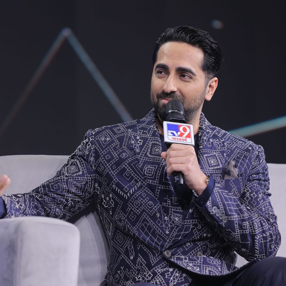 ਉਨ੍ਹਾਂ ਨੇ ਦੱਸਿਆ ਕਿ ਇੱਕ ਰੇਡੀਓ ਪੇਸ਼ਕਾਰ ਵਜੋਂ ਕਿਵੇਂ ਸ਼ੁਰੂਆਤ ਕੀਤੀ ਸੀ। ਫਿਰ ਉਹ ਟੈਲੀਵਿਜ਼ਨ ਐਂਕਰ ਬਣ ਗਏ ਅਤੇ ਫਿਰ ਇੰਟਰਵਿਊ ਲੈਣ ਤੋਂ ਲੈ ਕੇ ਇੰਟਰਵਿਊ ਦੇਣ ਤੱਕ ਦਾ ਸਫ਼ਰ ਤੈਅ ਕੀਤਾ।