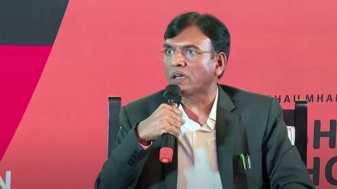 ਕੋਵਿਡ ਤੋਂ ਬਾਅਦ ਵੀ ਦੇਸ਼ ਦਾ ਸਰਵਪੱਖੀ ਵਿਕਾਸ, ਕੇਂਦਰੀ ਮੰਤਰੀ ਮਨਸੁਖ ਮਾਂਡਵੀਆ ਨੇ ਕਿਹਾ- ਇਹ ਹੈ ਮੋਦੀ ਦਾ ਸੁਸ਼ਾਸਨ ਮਾਡਲ ਕੋਵਿਡ ਤੋਂ ਬਾਅਦ ਵੀ ਦੇਸ਼ ਦਾ ਸਰਵਪੱਖੀ ਵਿਕਾਸ, ਕੇਂਦਰੀ ਮੰਤਰੀ ਮਨਸੁਖ ਮਾਂਡਵੀਆ ਨੇ ਕਿਹਾ- ਇਹ ਹੈ ਮੋਦੀ ਦਾ ਸੁਸ਼ਾਸਨ ਮਾਡਲ