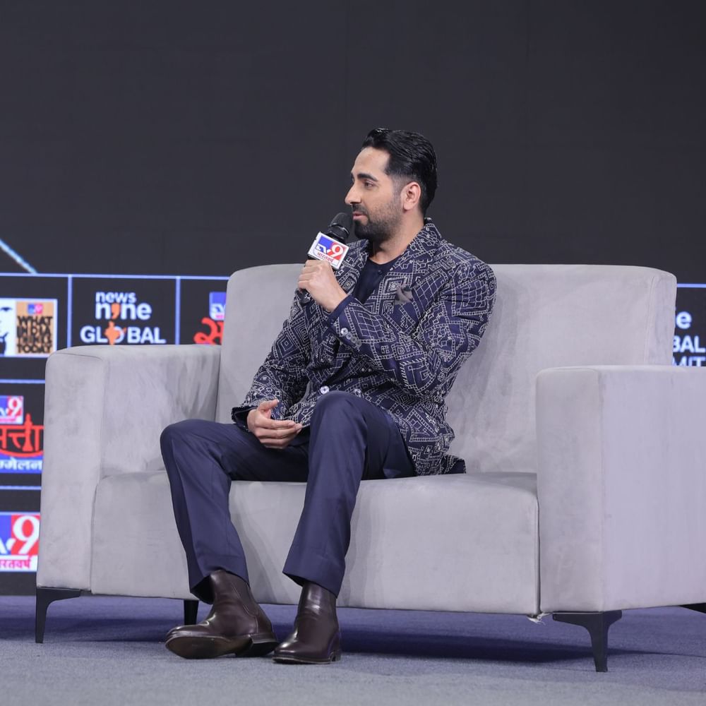ਆਪਣੇ ਪਿਤਾ ਦੀ ਸਲਾਹ ਬਾਰੇ ਗੱਲ ਕਰਦੇ ਹੋਏ ਆਯੁਸ਼ਮਾਨ ਖੁਰਾਨਾ ਨੇ ਕਿਹਾ, ਮੇਰੇ ਪਿਤਾ, ਮੇਰੇ ਸਵਰਗੀ ਪਿਤਾ ਨੇ ਇੱਕ ਵਾਰ ਮੈਨੂੰ ਕਿਹਾ ਸੀ ਕਿ ਜੇਕਰ ਤੁਸੀਂ ਸੁਪਰਸਟਾਰ ਬਣਨਾ ਚਾਹੁੰਦੇ ਹੋ ਤਾਂ ਤੁਹਾਨੂੰ ਸੁਪਰ ਸਕ੍ਰਿਪਟਾਂ ਦੀ ਚੋਣ ਕਰਨੀ ਚਾਹੀਦੀ ਹੈ।
