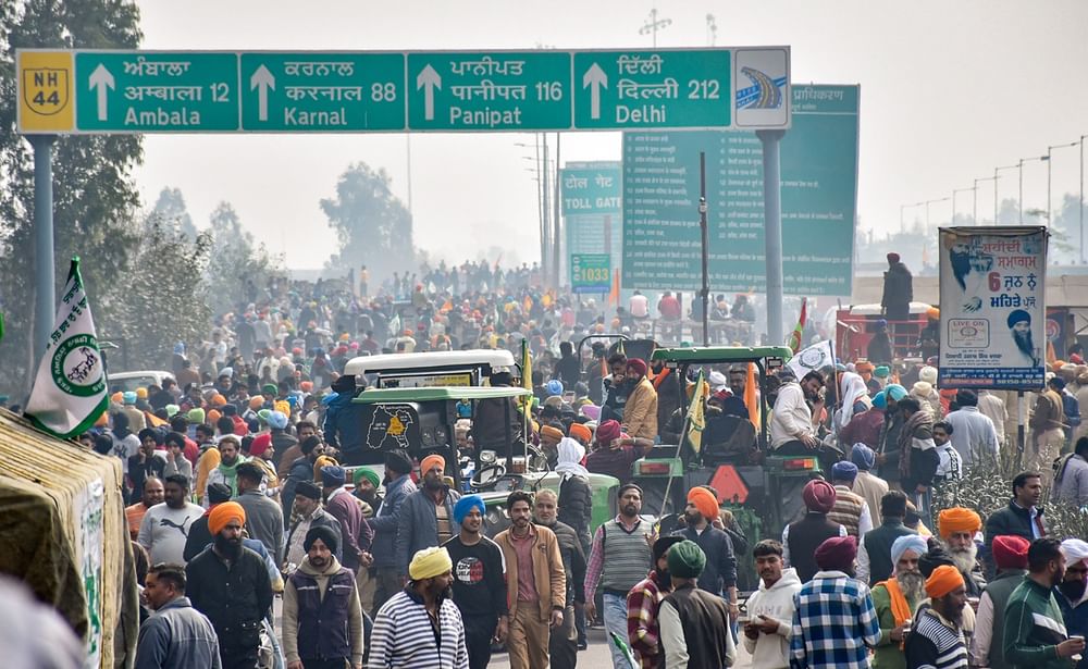 ਭਾਰਤੀ ਕਿਸਾਨ ਯੂਨੀਅਨ ਨੇ ਐਲਾਨ ਕੀਤਾ ਹੈ ਕਿ ਉਹ ਕੱਲ੍ਹ 12 ਵਜੇ ਤੋਂ ਰੇਲਵੇ ਟਰੈਕ ਜਾਮ ਕਰਣਗੇ। ਯੂਨੀਅਨ ਦਾ ਕਹਿਣਾ ਹੈ ਕਿ ਕਿਸਾਨਾਂ ‘ਤੇ ਕੀਤੇ ਗਏ ਲਾਠੀਚਾਰਜ ਕਾਰਨ ਇਹ ਫੈਸਲਾ ਲਿਆ ਗਿਆ ਹੈ।