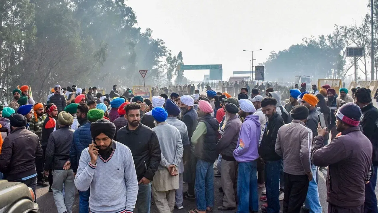 Tikri Border 'ਤੇ ਕਿਸਾਨਾਂ ਨੂੰ ਰੋਕਣ ਲਈ ਇਹ ਪੁਲਿਸ ਨੇ ਕੀਤੀ ਸਖ਼ਤ ਤਿਆਰੀ