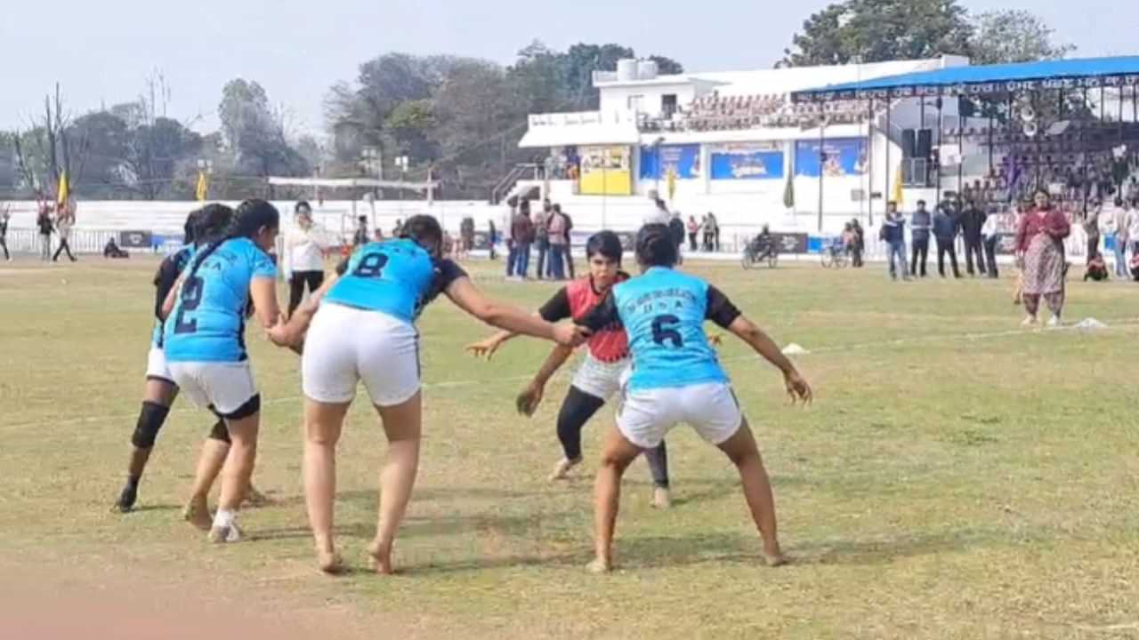 ਕਿਲਾ ਰਾਏਪੁਰ ਖੇਡਾਂ ਦਾ ਅੱਜ ਦੂਜਾ ਦਿਨ, ਕੁੜੀਆਂ ਨੇ ਕਬੱਡੀ-ਕੁਸ਼ਤੀ ਚ ਮਾਰੀਆਂ ਮੱਲਾਂ ਕਿਲਾ ਰਾਏਪੁਰ ਖੇਡਾਂ ਦਾ ਅੱਜ ਦੂਜਾ ਦਿਨ, ਕੁੜੀਆਂ ਨੇ ਕਬੱਡੀ-ਕੁਸ਼ਤੀ ਚ ਮਾਰੀਆਂ ਮੱਲਾਂ