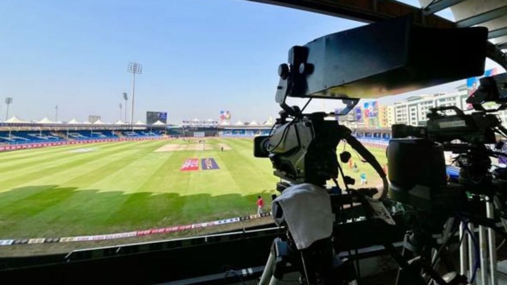 CCL 2024 ਇਸ ਵਾਰ 25 ਫਰਵਰੀ ਤੋਂ ਸ਼ੁਰੂ ਹੋ ਕੇ 17 ਮਾਰਚ 2024 ਨੂੰ ਖਤਮ ਹੋਵੇਗਾ। ਦੱਸ ਦੇਈਏ ਕਿ ਟੀਵੀ9 ਪੰਜਾਬੀ.ਕਾਮ ਸੀਸੀਐਲ 2024 ਦੀ ਪੰਜਾਬ ਦੇ ਸ਼ੇਰ ਟੀਮ ਨੂੰ ਇਸ ਵਾਰ ਸਪਾਂਸਰ ਕਰ ਰਿਹਾ ਹੈ। ਇਸ ਲਈ ਇਸ ਸੈਲੇਬ੍ਰਿਟੀ ਮੈਚ ਨਾਲ ਜੁੜੀ ਹਰ ਦਿਲਚਸਪ ਖ਼ਬਰ ਅਸੀ ਤੁਹਾਨੂੰ ਦਿੰਦੇ ਰਹਾਂਗੇ।