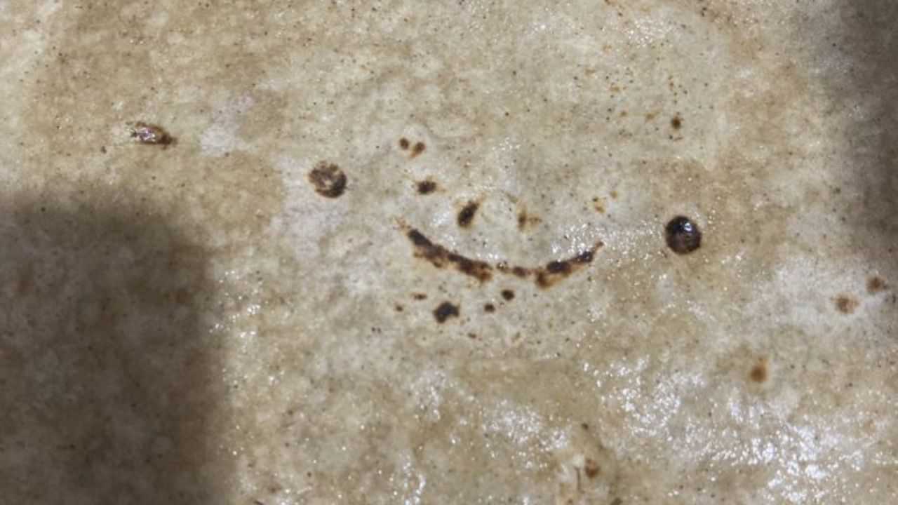 Smiley Roti Viral Photo: ਵਿਅਕਤੀ ਨੇ ਪੋਸਟ ਕੀਤੀ ਰੋਟੀ ਦੀ ਤਸਵੀਰ, Swiggy ਨੇ ਲਿਖਿਆ ਅਜਿਹਾ, ਮਾਮਲਾ ਇੰਟਰਨੈੱਟ ਤੇ ਵਾਇਰਲ