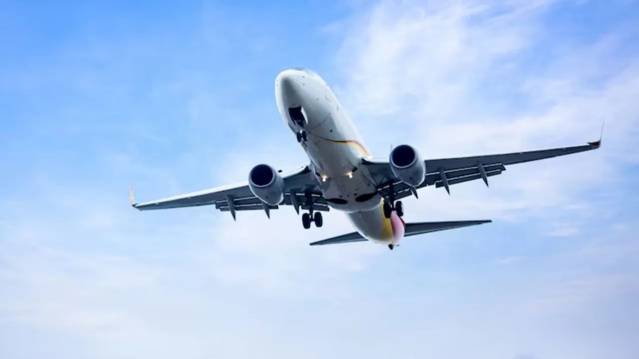 Viral Video : ਜਹਾਜ਼ ਵਿੱਚ ਪਾਇਲਟ ਨੇ  Announcement ਕਰਕੇ ਆਪਣੀ Girlfriend ਨੂੰ ਕੀਤਾ ਪ੍ਰਪੋਜ਼