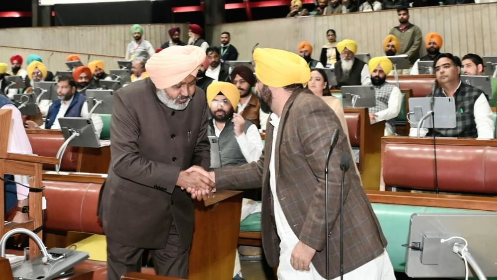 ਆਪਣੇ ਬਜਟ ਭਾਸ਼ਣ ਵਿੱਚ ਪੰਜਾਬ ਸਰਕਾਰ ਦੀ ਉੱਪਲੱਬਧੀ ਗਿਣਵਾਉਂਦਿਆਂ ਹਰਪਾਲ ਚੀਮਾ ਨੇ ਰੁਜ਼ਗਾਰ ਦਾ ਵੀ ਵਿਸ਼ੇਸ ਜ਼ਿਕਰ ਕੀਤਾ। ਖ਼ਜਾਨਾ ਮੰਤਰੀ ਨੇ ਕਿਹਾ ਕਿ ਮਾਨ ਸਰਕਾਰ ਨੇ ਦੋ ਸਾਲਾਂ ਵਿੱਚ 40 ਹਜ਼ਾਰ ਤੋਂ ਵੱਧ ਨੌਜਵਾਨਾਂ ਨੌਕਰੀਆਂ ਦਿੱਤੀਆਂ ਹਨ।