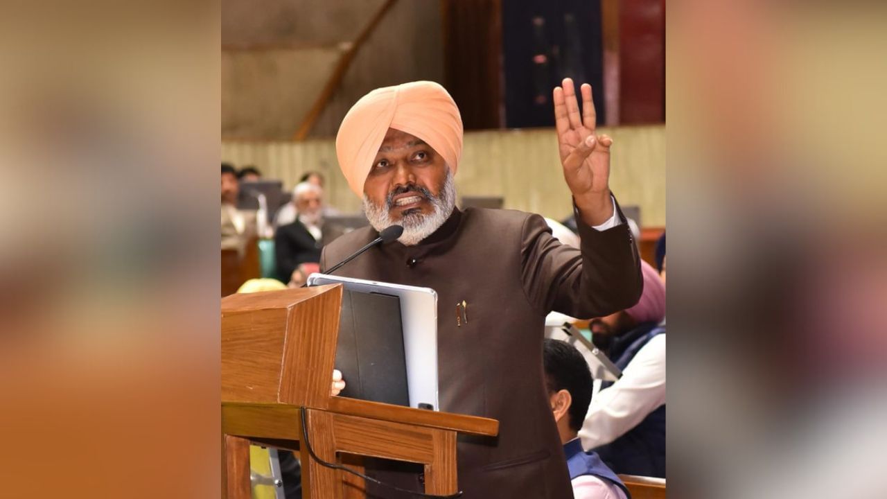 Punjab Budget: ਮਾਨ ਸਰਕਾਰ ਟੂਰਿਜ਼ਮ ‘ਤੇ ਖਰਚੇਗੀ 166 ਕਰੋੜ, ਸ੍ਰੀ ਅਨੰਦਪੁਰ ਸਾਹਿਬ ‘ਚ ਖੋਲ੍ਹੇਗਾ ਦਸਤਾਰ ਅਜਾਇਬ ਘਰ Punjab Budget: ਮਾਨ ਸਰਕਾਰ ਟੂਰਿਜ਼ਮ ‘ਤੇ ਖਰਚੇਗੀ 166 ਕਰੋੜ, ਸ੍ਰੀ ਅਨੰਦਪੁਰ ਸਾਹਿਬ ‘ਚ ਖੋਲ੍ਹੇਗਾ ਦਸਤਾਰ ਅਜਾਇਬ ਘਰ