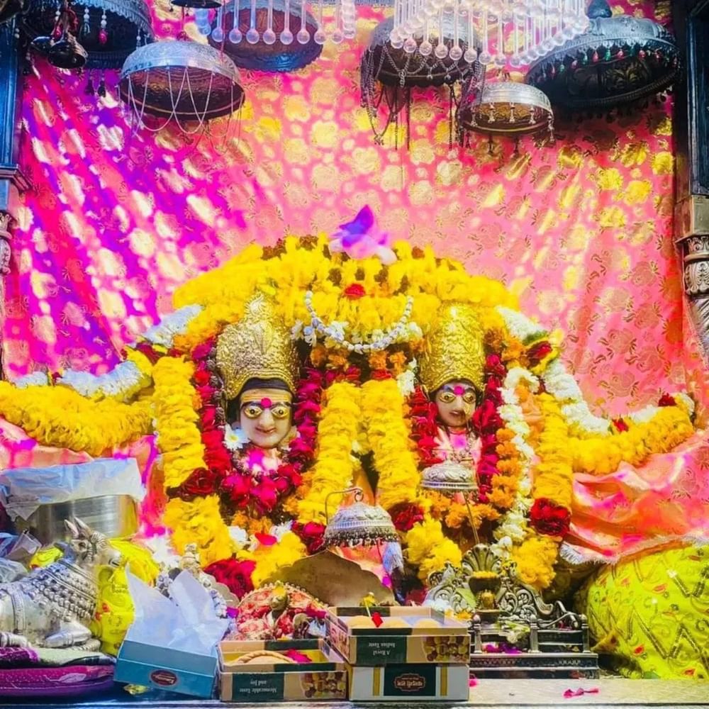 ਚਾਂਦਨੀ ਚੌਕ ਵਿੱਚ ਸਥਿਤ ਗੌਰੀ ਸ਼ੰਕਰ ਮੰਦਰ ਸ਼ਹਿਰ ਦੇ ਸਭ ਤੋਂ ਪੁਰਾਣੇ ਅਤੇ ਪ੍ਰਸਿੱਧ ਮੰਦਰਾਂ ਵਿੱਚੋਂ ਇੱਕ ਹੈ। ਕਿਹਾ ਜਾਂਦਾ ਹੈ ਕਿ ਇਹ ਮੰਦਰ ਲਗਭਗ 800 ਸਾਲ ਪੁਰਾਣਾ ਹੈ। ਇੱਥੇ ਸਵੇਰੇ 5 ਵਜੇ ਤੋਂ ਹੀ ਭਗਵਾਨ ਸ਼ਿਵ ਅਤੇ ਮਾਤਾ ਗੌਰੀ ਦੀ ਪੂਜਾ ਕਰਨ ਲਈ ਸ਼ਰਧਾਲੂਆਂ ਦੀਆਂ ਲੰਬੀਆਂ ਕਤਾਰਾਂ ਲੱਗ ਜਾਂਦੀਆਂ ਹਨ।
