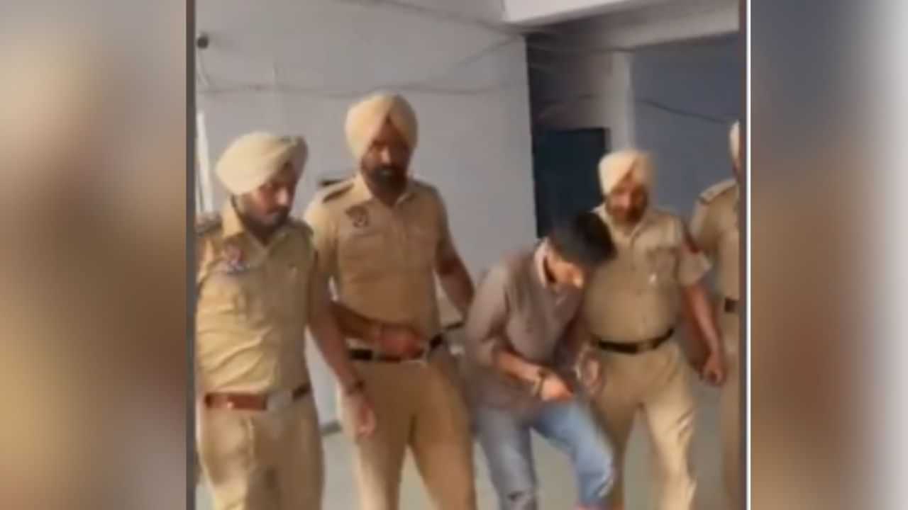 Punjab Police Action: ਚੋਰ ਨੇ ਬਣਾਇਆ ਬਜ਼ੁਰਗ ਮਹਿਲਾ ਨੂੰ ਨਿਸ਼ਾਨਾ, ਸਨੈਚਿੰਗ ਦਾ ਵੀਡੀਓ ਵਾਇਰਲ ਹੁੰਦੇ ਹੀ ਪੁਲਿਸ ਨੇ ਕੀਤੀ ਕਾਰਵਾਈ