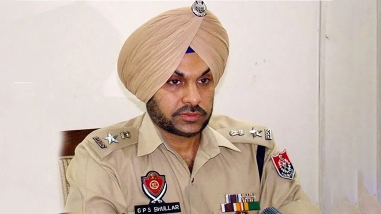 ਇਹ ਹਨ ਦੇਸ਼ ਦੇ ਸਭ ਤੋਂ ਅਮੀਰ IPS, ਜਾਇਦਾਦ CM ਤੋਂ ਵੀ ਜ਼ਿਆਦਾ, ਜਾਣੋ ਕਿੱਥੋਂ ਕੀਤੀ ਹੈ ਪੜ੍ਹਾਈ ਇਹ ਹਨ ਦੇਸ਼ ਦੇ ਸਭ ਤੋਂ ਅਮੀਰ IPS, ਜਾਇਦਾਦ CM ਤੋਂ ਵੀ ਜ਼ਿਆਦਾ, ਜਾਣੋ ਕਿੱਥੋਂ ਕੀਤੀ ਹੈ ਪੜ੍ਹਾਈ