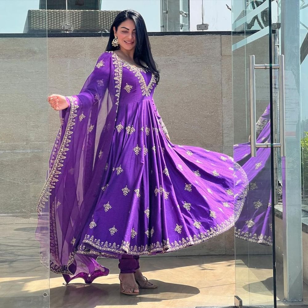 ਅੱਜ ਤੋਂ ਫਿਲਮ ਲਈ ਕਾਸਟ ਵੱਲੋਂ ਪ੍ਰਸੋਸ਼ਨ ਵੀ ਸ਼ੁਰੂ ਕਰ ਦਿੱਤੀ ਗਈ ਹੈ। ਜਿਸ ਨੂੰ ਲੈ ਕੇ ਨੀਰੂ ਬਾਜਵਾ ਕਾਫੀ ਖੂਬਸੂਰਤ ਅੰਦਾਜ਼ ਵਿੱਚ ਨਜ਼ਰ ਆਏ। ਅਦਾਕਾਰਾ ਨੇ ਸੋਸ਼ਲ ਮੀਡੀਆ 'ਤੇ ਫੋਟੋਆਂ ਸ਼ੇਅਰ ਕੀਤੀਆਂ ਹਨ।
