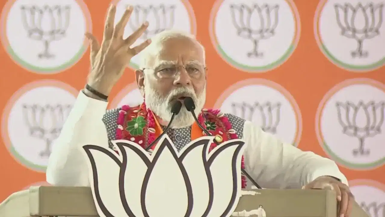 ਹੁਣ ਤੁਸੀਂ ਗਾਲ੍ਹਾਂ ਕੱਢਣੀਆਂ ਬੰਦ ਕਰ ਦਿੱਤੀਆਂ, ਅੰਬਾਨੀ-ਅਡਾਨੀ ਤੋਂ ਕਿੰਨਾ ਮਾਲ ਚੁੱਕਿਆ ਹੈ..., ਰਾਹੁਲ ਗਾਂਧੀ ਤੇ ਵਰ੍ਹੇ ਪੀਐੱਮ ਮੋਦੀ ਹੁਣ ਤੁਸੀਂ ਗਾਲ੍ਹਾਂ ਕੱਢਣੀਆਂ ਬੰਦ ਕਰ ਦਿੱਤੀਆਂ, ਅੰਬਾਨੀ-ਅਡਾਨੀ ਤੋਂ ਕਿੰਨਾ ਮਾਲ ਚੁੱਕਿਆ ਹੈ..., ਰਾਹੁਲ ਗਾਂਧੀ ਤੇ ਵਰ੍ਹੇ ਪੀਐੱਮ ਮੋਦੀ