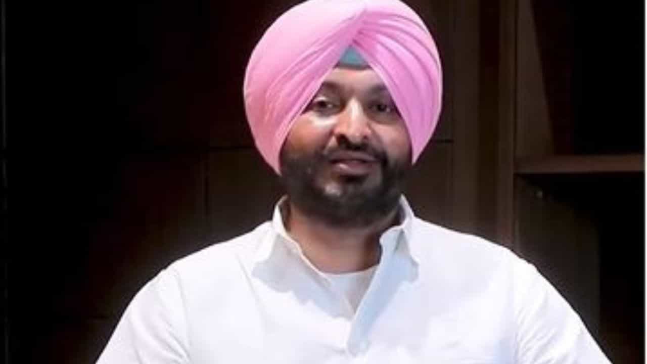 ਰਵਨੀਤ ਬਿੱਟੂ ਦੇ ਨਾਮ 17 ਲੱਖ ਰੁਪਏ ਦਾ ਰਿਕਵਰੀ ਨੋਟਿਸ ਜਾਰੀ, BBMB ਨਾਲ ਜੁੜਿਆ ਹੈ ਮਾਮਲਾ ਰਵਨੀਤ ਬਿੱਟੂ ਦੇ ਨਾਮ 17 ਲੱਖ ਰੁਪਏ ਦਾ ਰਿਕਵਰੀ ਨੋਟਿਸ ਜਾਰੀ, BBMB ਨਾਲ ਜੁੜਿਆ ਹੈ ਮਾਮਲਾ