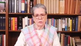 ਖਾਮੇਨੇਈ ਦੀ ਮੌਤ 'ਤੇ ਸੋਨੀਆ ਗਾਂਧੀ ਦਾ ਲੇਖ, ਸਰਕਾਰ ਦੀ ਚੁੱਪੀ 'ਤੇ ਚੁੱਕੇ ਸਵਾਲ