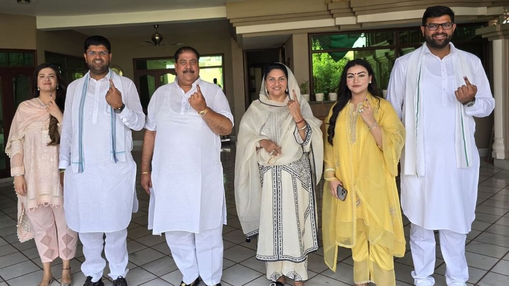 ਹਰਿਆਣਾ ਵਿੱਚ 10 ਲੋਕ ਸਭਾ ਅਤੇ ਇੱਕ ਵਿਧਾਨ ਸਭਾ ਲਈ ਵੋਟਿੰਗ ਸ਼ੁਰੂ, ਸੀਐਮ ਸੈਣੀ ,ਮਨੋਹਰ ਲਾਲ ਅਤੇ ਹੋਰ ਆਗੂਆਂ ਨੇ ਭੁਗਤਾਈ ਵੋਟ