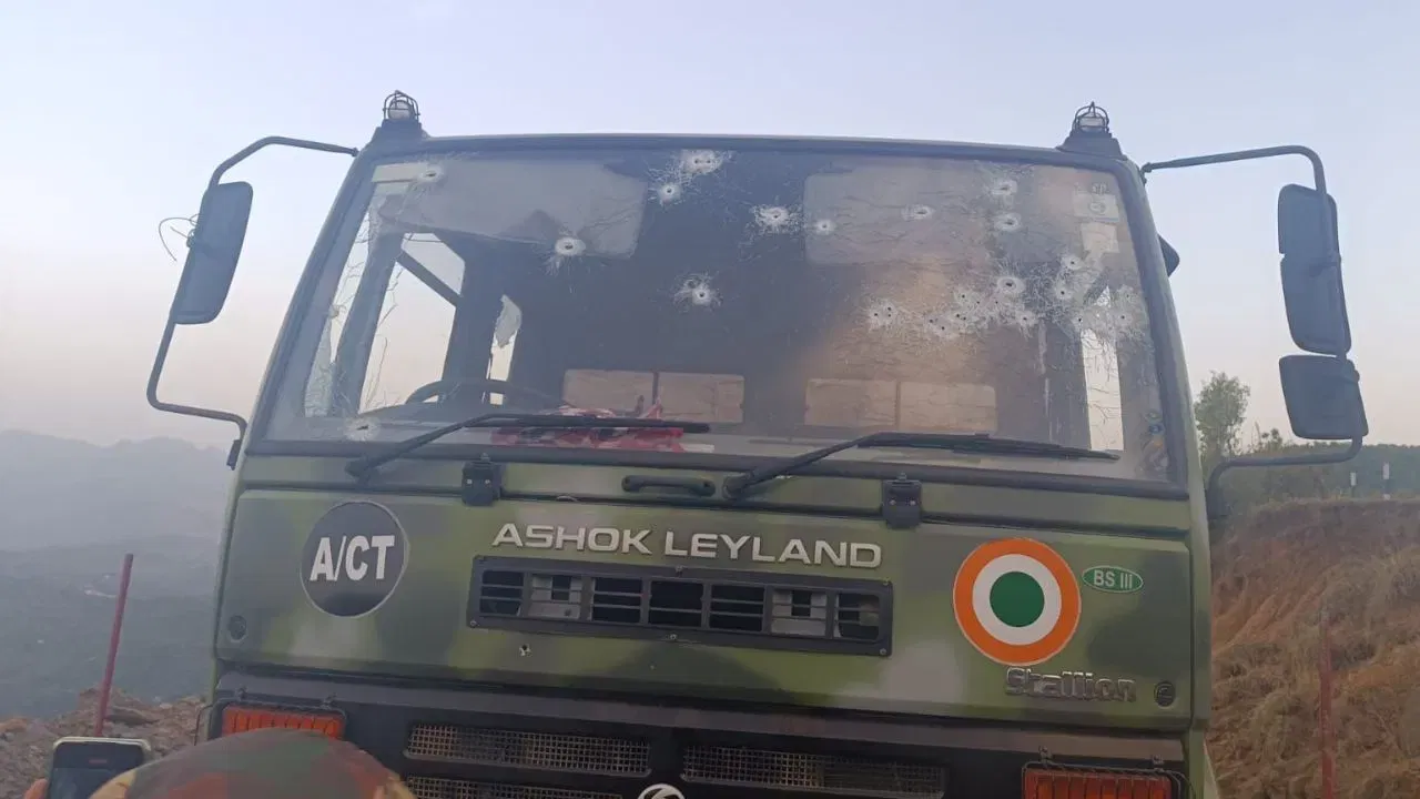 Air Force Convoy Attack: ਜੰਮੂ-ਕਸ਼ਮੀਰ ਦੇ ਪੁੰਛ 'ਚ ਹੋਇਆ ਅੱਤਵਾਦੀ ਹਮਲਾ, ਦੇਖੋ ਹੁਣ ਕੀ ਹੈ ਹਾਲਾਤ?