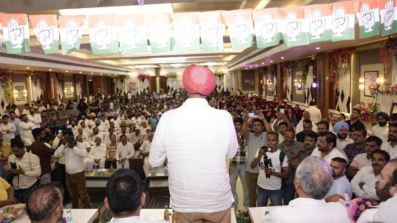 ਵੜਿੰਗ ਨੇ ਬਿੱਟੂ ਤੇ ਸਾਧਿਆ ਨਿਸ਼ਾਨਾ, ਬੋਲੇ- ਭਾਜਪਾ ਆਪਣੇ ਹੀ ਉਮੀਦਵਾਰ ਤੋਂ ਨਿਰਾਸ਼ ਵੜਿੰਗ ਨੇ ਬਿੱਟੂ ਤੇ ਸਾਧਿਆ ਨਿਸ਼ਾਨਾ, ਬੋਲੇ- ਭਾਜਪਾ ਆਪਣੇ ਹੀ ਉਮੀਦਵਾਰ ਤੋਂ ਨਿਰਾਸ਼